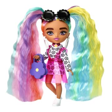 Barbie Extra Minis Doll #6 (5.5 in) in Fashion & Accessories, With Doll Stand