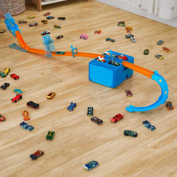 Hot Wheels Track Set, Blue Deluxe Track Builder Pack With Wind theme And 1 Hot Wheels Car