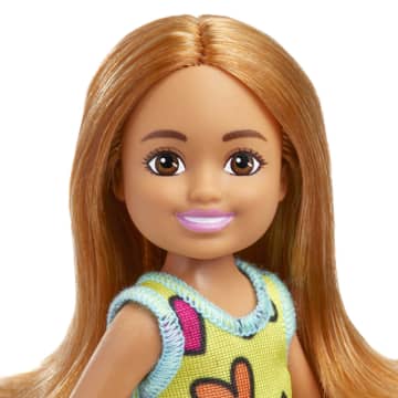 Barbie-Poupée Chelsea-Petite Poupée Avec Robe à Imprimé Cœurs Amovible Avec Cheveux Blonds et Yeux Bleus - Image 2 of 6