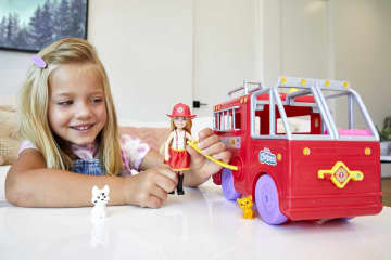 Barbie Chelsea Fire Truck Playset, Chelsea Doll (6 inch), Fold Out Firetruck, 15+ Storytelling Accessories,Stickers 3 & Up