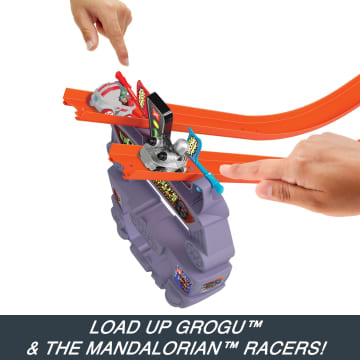 Hot Wheels Racerverse Star Wars Track Set With 2 Racers Inspired By Star Wars: Grogu & the Mandolorian - Imagen 2 de 6