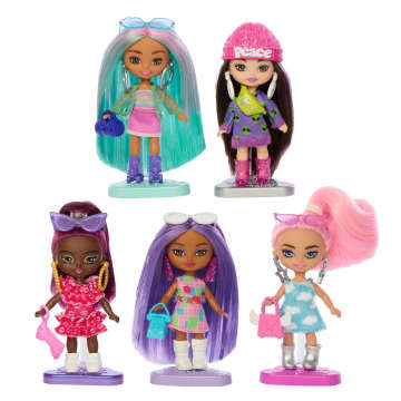 Five Barbie Dolls, Barbie Extra Mini Minis Small Doll Bundle - Imagem 1 de 6