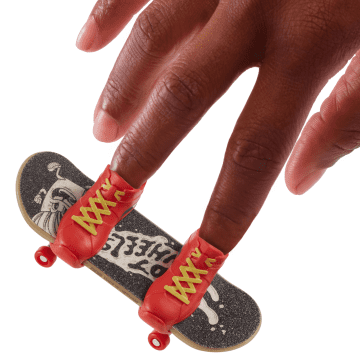 Hot Wheels Skate Veículo de Brinquedo Skateboard BERRY COOL™ com Tênis - Imagen 2 de 5