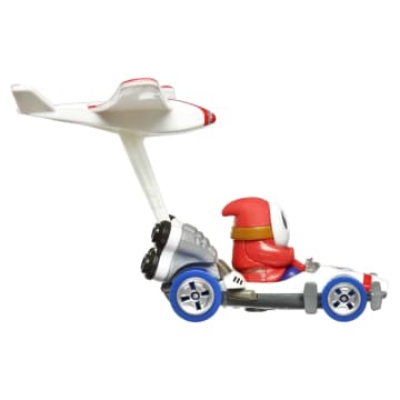 Hot Wheels Mario Kart Vehículo de Juguete Shy Guy B Dasher con Plane Glider