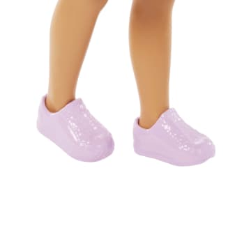 Barbie Muñeca Chelsea Vestido de Cuadros - Imagen 4 de 5