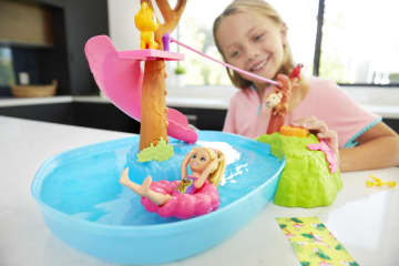 Barbie And Chelsea the Lost Birthday Doll & Splashtastic Pool Surprise Playset