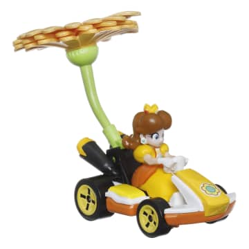 Hot Wheels Mario Kart Princess Daisy Standard Kart