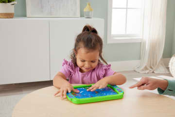 Fisher-Price Sensory Bright Squish Scape Tablet Toy For Preschool Tactile Sensory Play, 1 Piece - Imagem 2 de 6