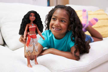 Boneca Princesa Disney - Moana - Canta Saber Quem Sou - 100 Anos