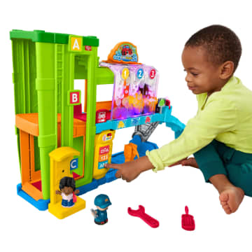 Fisher-Price Little People Light-Up Learning Garage Toddler Playset, 5 Play Pieces, Multi-Language Version