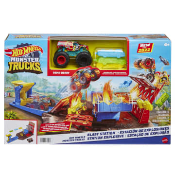 Hot Wheels Monster Trucks, Demo Derby Playset With 1:64 Scale Toy Truck & 3 Crushable Toy Cars