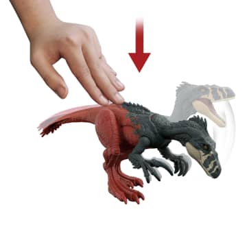 Jurassic World Dinossauro de Brinquedo Megaraptor Ruge e Ataca