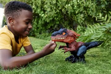 Jurassic World Dominion Uncaged Ultimate Pyroraptor interactive Dinosaur Toy