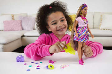 Barbie Totally Hair Boneca Vestido de Flores - Imagen 2 de 6