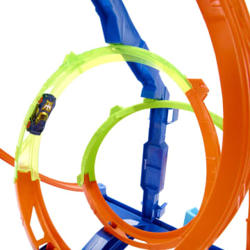 Hot Wheels® Action Track Set With 1 Toy Car, Corkscrew Triple Loop Track Set