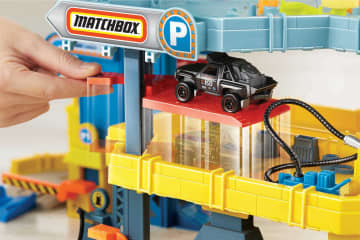 Matchbox Cars Playset, Garage With 4 Levels, 1:64 Scale Toy Tow Truck