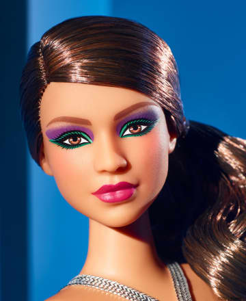Barbie Signature Posable Barbie Looks Doll, Brunette Hair, Curvy Body Type