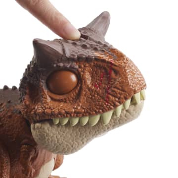 Jurassic World Chompin’ Carnotaurus Toro Dinosaur Action Figure Camp Cretaceous With Button-Activated Chomping & OTher Motions, Realistic Sculpting, Kid Gift Age 4 Years & Up