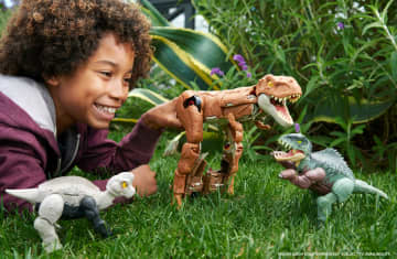 Jurassic World Transforming Dinosaur Toys, Massive Stretch Fierce Changers - Imagen 2 de 6