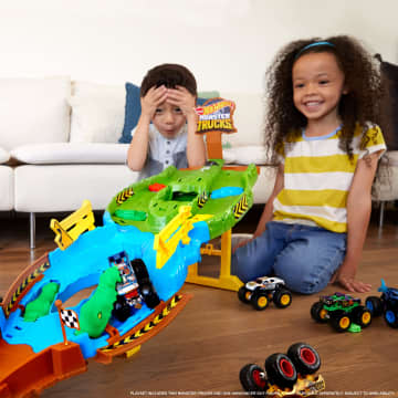 Hot Wheels Monster Trucks Playset With 2 1:64 Scale Toy Trucks