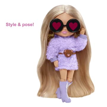 Barbie Extra Minis Doll #4 (5.5 in) in Fashion & Accessories, With Doll Stand