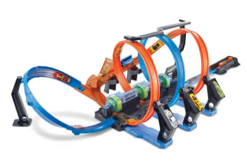 Hot Wheels Track Set With 1:64 Scale Toy Car, Motorized Track With 3 Corkscrew Loops