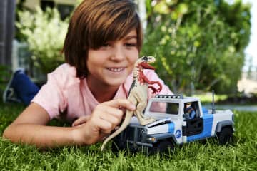 Jurassic World Search 'n Smash Truck Set With Atrociraptor Dinosaur And Human Action Figures