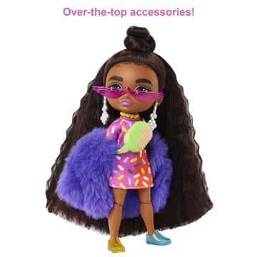 Barbie Extra Minis Doll #1 (5.5 in) in Fashion & Accessories, With Doll Stand