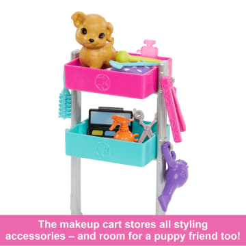 Barbie “Malibu” Stylist Doll & 14 Accessories Playset, Hair & Makeup Theme With Puppy & Styling Cart - Imagem 4 de 6