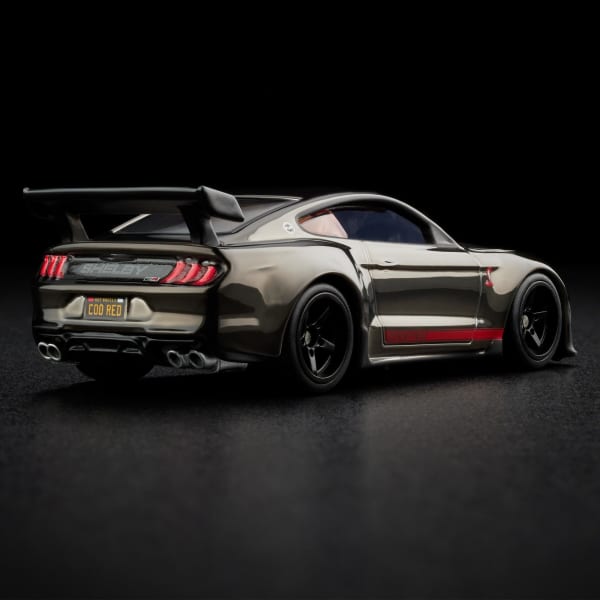 RLC Exklusive 2022 Ford Mustang Shelby GT500 Code Red