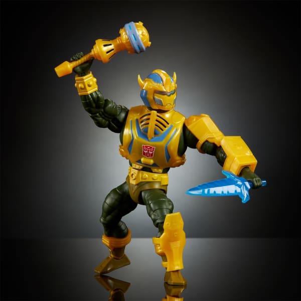 Masters of the Universe x Transformers Bumblebee Armor Man-At-Arms Actionfigur
