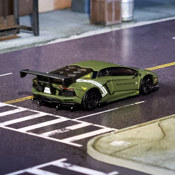 Hot Wheels Elite 64 LBWK Lamborghini Aventador LP 700-4 | Mattel