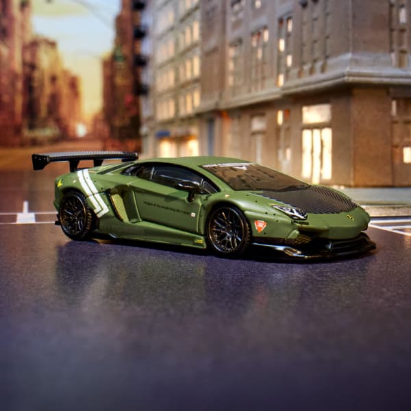 Hot Wheels ELITE64 ランボルギーニ アヴェンタドール LBWK s-l400.jpg