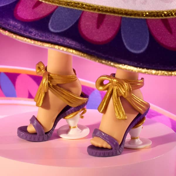 Disney Once Upon a Whimsy Kollektion Belle Puppe