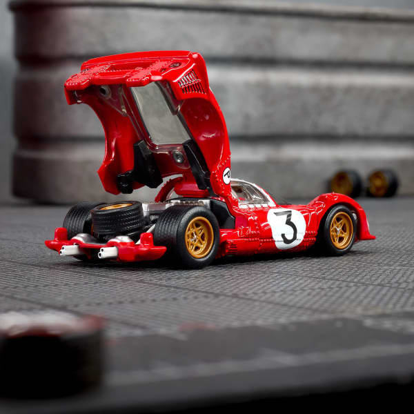 Hot Wheels Elite 64 1967 Ferrari 330 P4