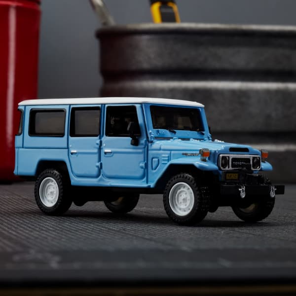 Hot Wheels Elite 64 Mod Shop 1982 Custom Toyota Land Cruiser FJ45 Troopy