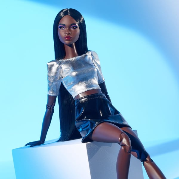 Barbie Signature Barbie Looks Doll (Tall, Dark Brown)