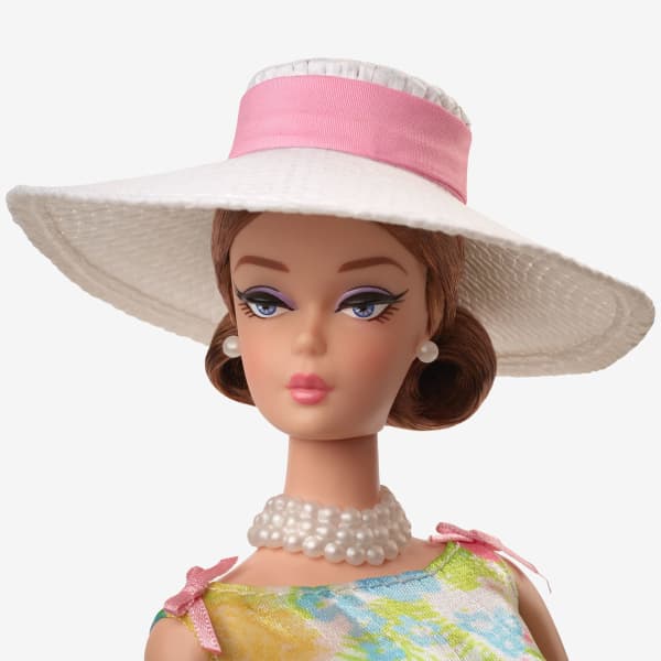 Barbie 12 Days of Spring Doll and Accessories – Mattel Creations