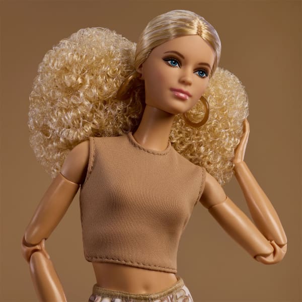 Barbie Basics 2026 Neutrals Series, Model 07
