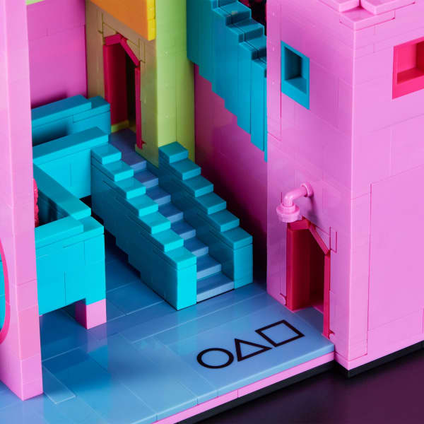 MEGA Squid Game Staircase Collector Building Set