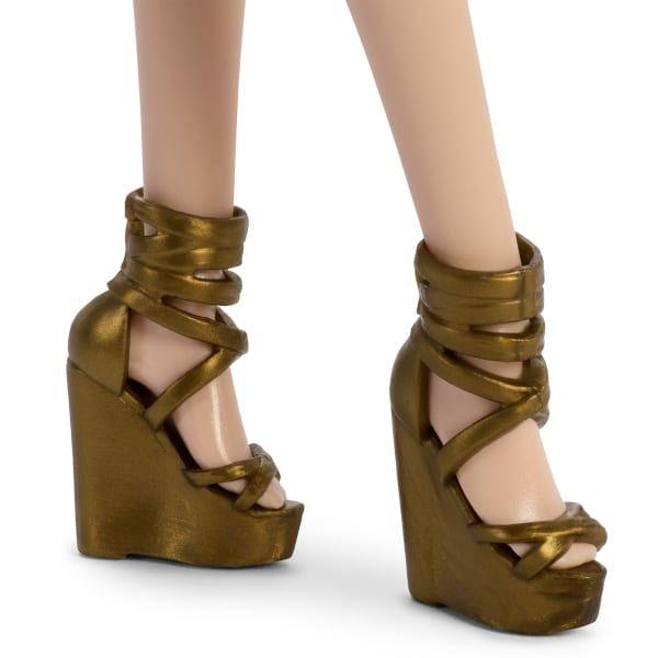 Barbie Basics 2026 Neutrals Series, Model 06 | Mattel Creations