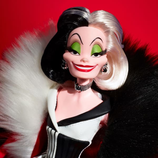 Disney Darkness Descends Cruella De Vil Doll