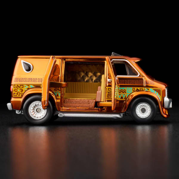 Hot Wheels RLC Exclusive '70s Dodge Tradesman Van | Mattel Creations