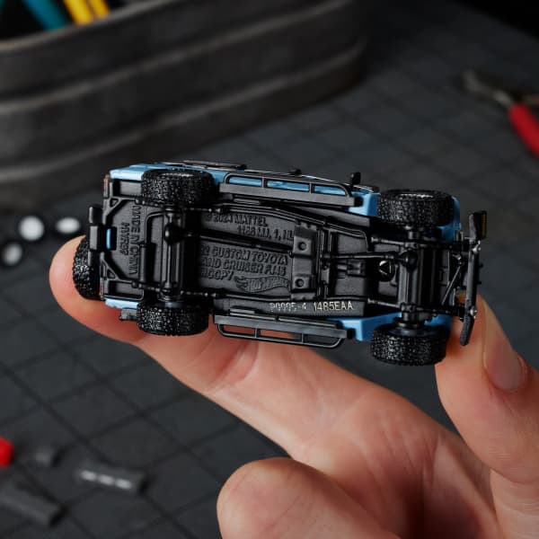 Hot Wheels Elite 64 Mod Shop 1982 Custom Toyota Land Cruiser FJ45 Troopy