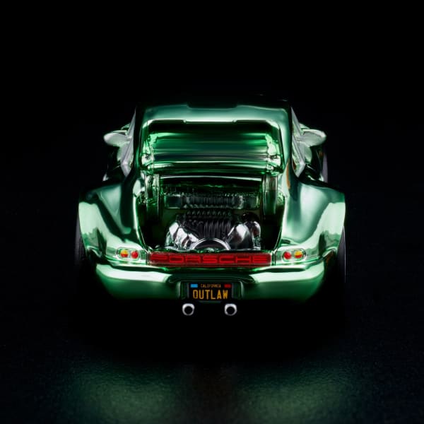 RLC Exclusive Magnus Walker “Urban Outlaw” Porsche 964