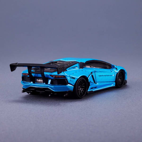 Elite 64 Series LBWK Lamborghini Aventador LP 700-4 – Mattel Creations