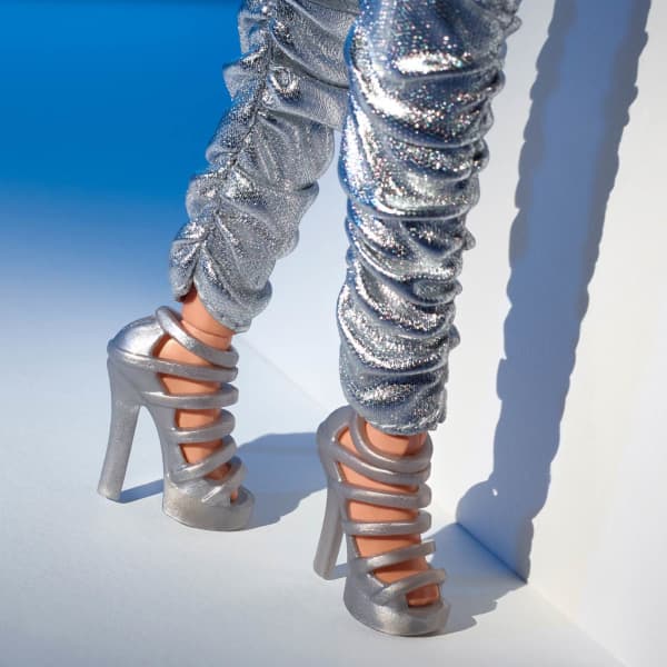 Barbie Signature Barbie Looks Doll (Original, Red)