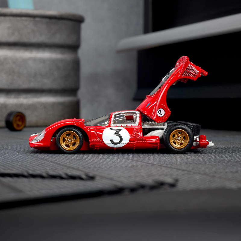 Hot Wheels Elite 64 1967 Ferrari 330 P4 | Mattel Creations UK