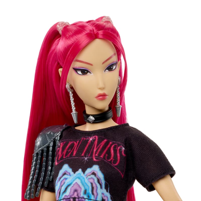 KPop Demon Hunters Mira Fashion Doll