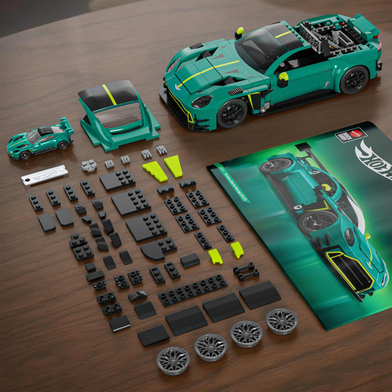 Mattel Brick Shop Hot Wheels ’24 Aston Martin Vantage GT3 Building Set